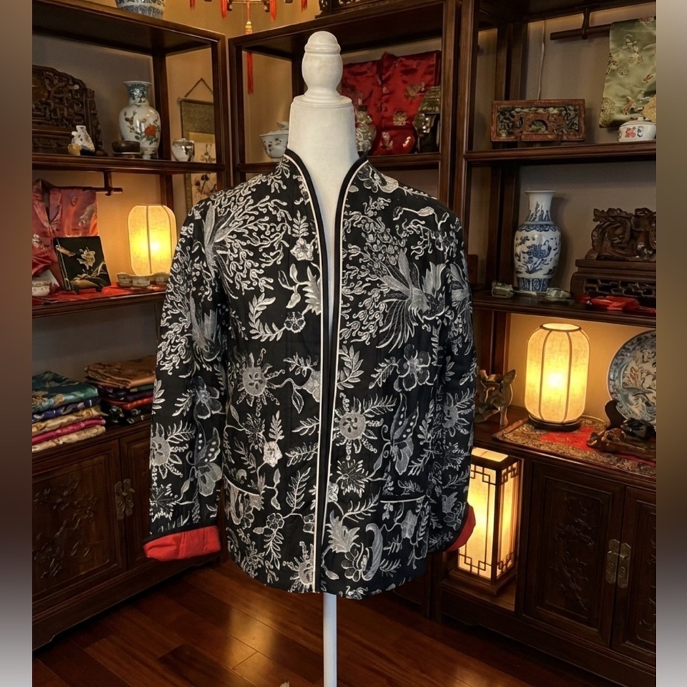 Jana seattle Washington Floral Black and White Women's Jacket